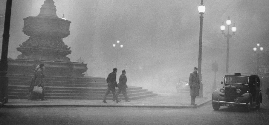 London, 6 December 1952. Getty Images. 